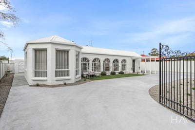 /international/au/1-158-freshwater-point-road-legana-tas-151437020/