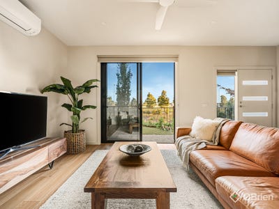 /international/au/29-creekview-way-cranbourne-west-vic-151115808/
