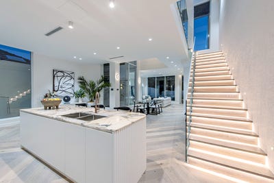 /international/au/8a-sunset-avenue-cronulla-nsw-151062572/