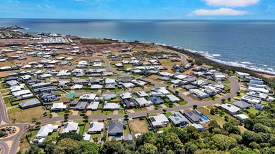 /international/au/12-headlands-esplanade-innes-park-qld-148526224/