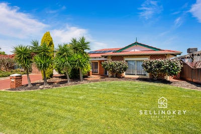 /international/au/18-durness-place-canning-vale-wa-152645748/