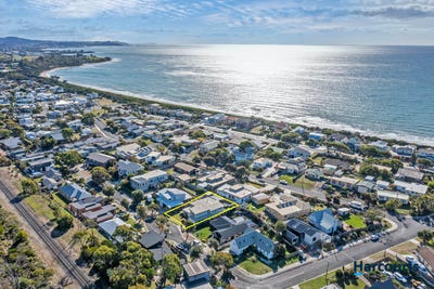 /international/au/6-whitegum-way-turners-beach-tas-150819088/