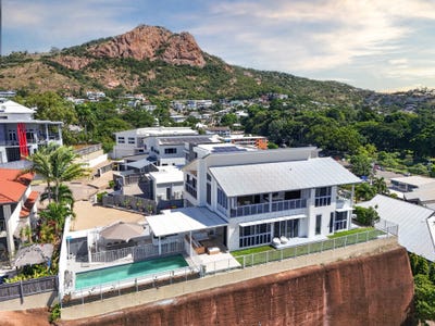 /international/au/8-panorama-court-north-ward-qld-151071092/