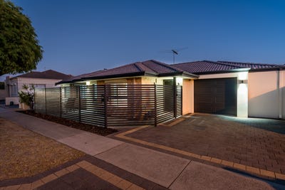 /international/au/66a-ravenswood-drive-nollamara-wa-151391448/