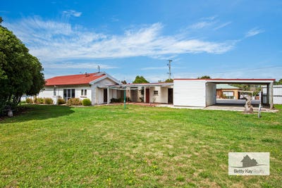 /international/au/42-brittons-road-smithton-tas-150809528/