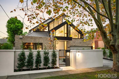 /international/au/7-weatherly-grove-brighton-vic-151269596/