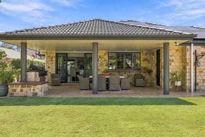 /international/au/29-jardine-place-narangba-qld-152661468/
