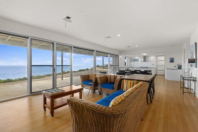 /international/au/128-north-coast-road-point-turton-sa-150849068/