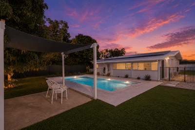 /international/au/94-cunningham-street-urangan-qld-151368288/