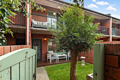 /international/au/2-56-jetty-road-brighton-sa-148471564/