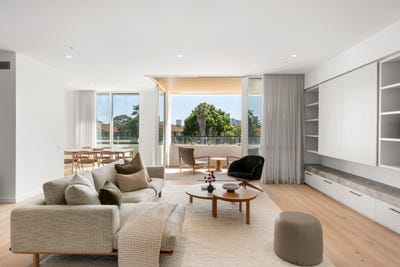 /international/au/102-103-beach-street-street-port-melbourne-vic-152681364/
