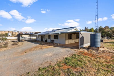 /international/au/7-darling-street-boree-creek-nsw-151247520/