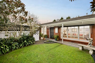 /international/au/5-73-fourth-street-beaumaris-vic-152087464/