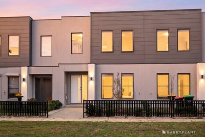 /international/au/8-arklay-road-thornhill-park-vic-150586252/