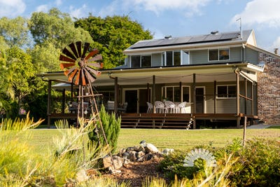 /international/au/27-31-forestcreek-place-wamuran-qld-151966940/