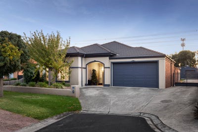 /international/au/15-imperial-court-hillside-vic-151085992/