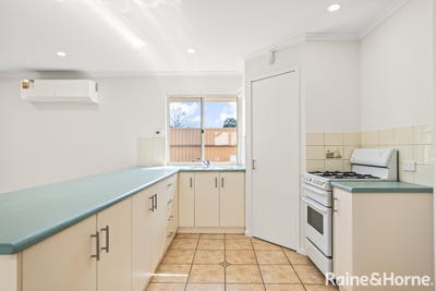 /international/au/37-castle-court-blakeview-sa-152340228/