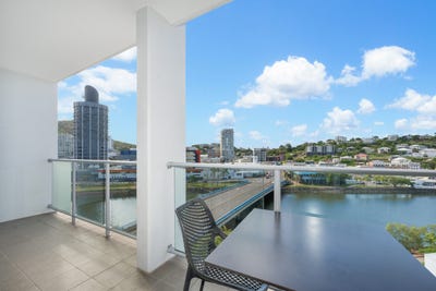 /international/au/803-2-dibbs-street-south-townsville-qld-148550768/