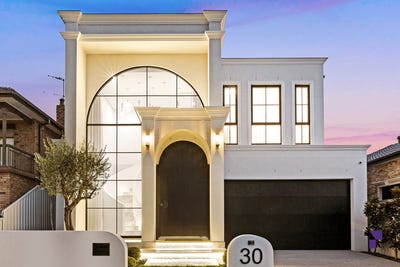 /international/au/30-mimosa-road-greenacre-nsw-148457340/