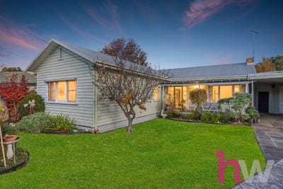 /international/au/2-ian-court-newcomb-vic-151393792/