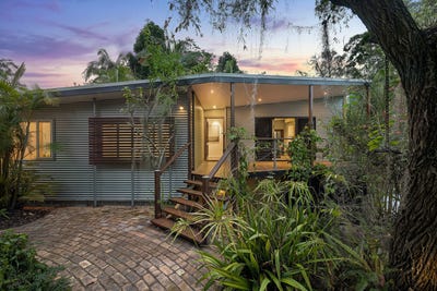 /international/au/8-couldrey-street-bardon-qld-152564324/
