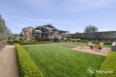 /international/au/84-chauncey-street-lancefield-vic-152521060/