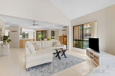 /international/au/2-101-eugaree-street-southport-qld-150842244/