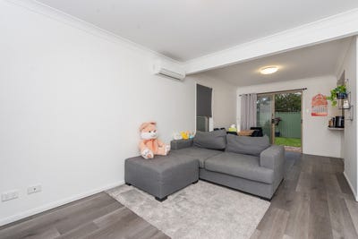 /international/au/59-17-marlow-street-woodridge-qld-148561048/