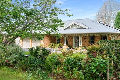 /international/au/10-plane-tree-close-bowral-nsw-152551668/