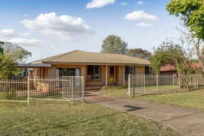 /international/au/5-champagne-crescent-wilsonton-heights-qld-152568096/