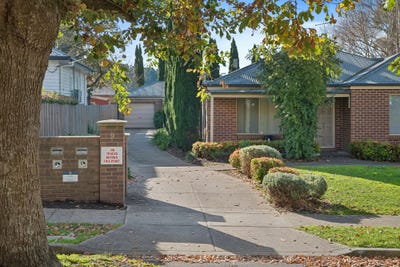 /international/au/2-9-brooke-street-woodend-vic-151568388/