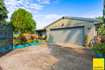 /international/au/11-goodfellow-court-mooroobool-qld-148655680/?lang=en