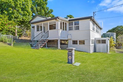 /international/au/2-cribb-street-mount-morgan-qld-151271696/