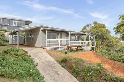 /international/au/35-blue-waters-drive-ocean-grove-vic-150982800/