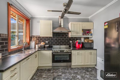 /international/au/1-henderson-street-whyalla-norrie-sa-152479380/