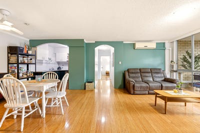 /international/au/10-18-queen-street-southport-qld-151391332/