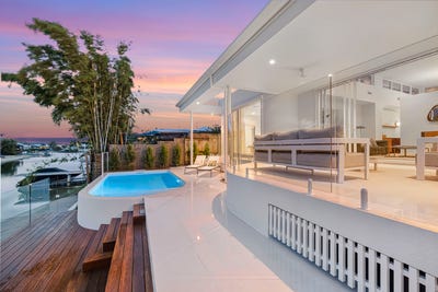 /international/au/1-crest-view-key-broadbeach-waters-qld-151059920/