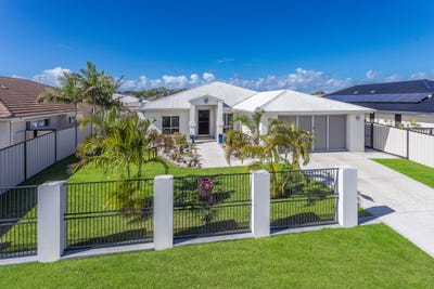 /international/au/36-pentas-drive-bongaree-qld-151050560/
