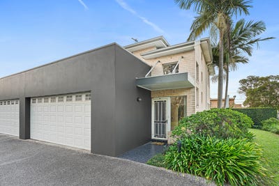 /international/au/10-4a-tallegalla-street-unanderra-nsw-151019576/