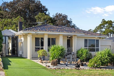 /international/au/16-hotchkiss-drive-balcatta-wa-151400812/