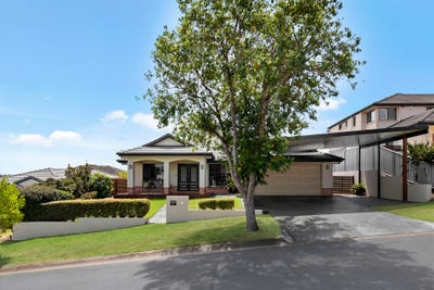 /international/au/12-capella-place-bridgeman-downs-qld-152553688/