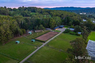 /international/au/45-lewis-road-wandin-north-vic-150816284/