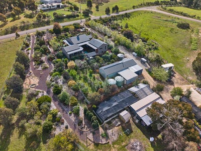 /international/au/50-palling-road-heathcote-vic-152465556/
