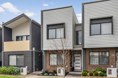 /international/au/94-emmeline-row-rowville-vic-148529940/