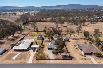 /international/au/33-white-gums-road-hatton-vale-qld-152426432/