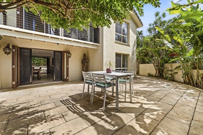 /international/au/18-heritage-court-suffolk-park-nsw-150958148/