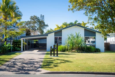 /international/au/14-coreen-avenue-tewantin-qld-148527464/