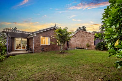 /international/au/3-conifer-place-forest-lake-qld-151398928/