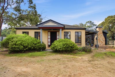 /international/au/45-51-racecourse-road-heyfield-vic-151506720/