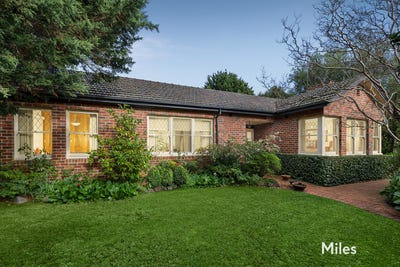 /international/au/202-the-boulevard-ivanhoe-east-vic-151459008/